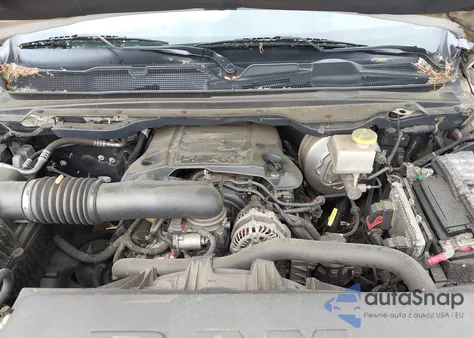 2020 Ram 1500 Laramie 4X2 6'4 Box z USA, uszkodzony, nr VIN 1C6RREDT9LN357240